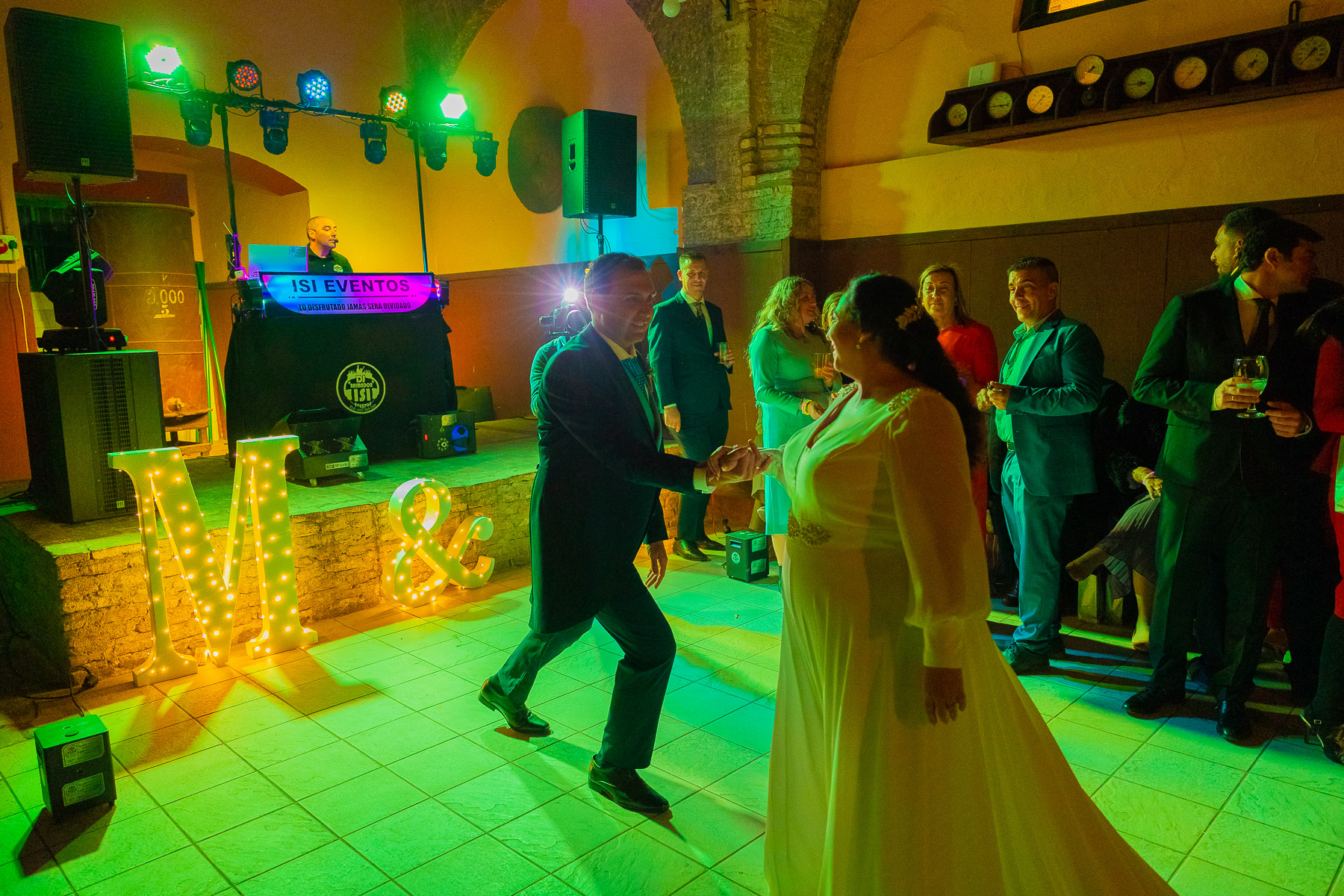 Celebración de la boda de Ara y Manuel en Hacienda Torre de Arcas, Bollullo de la Mitación, Sevilla