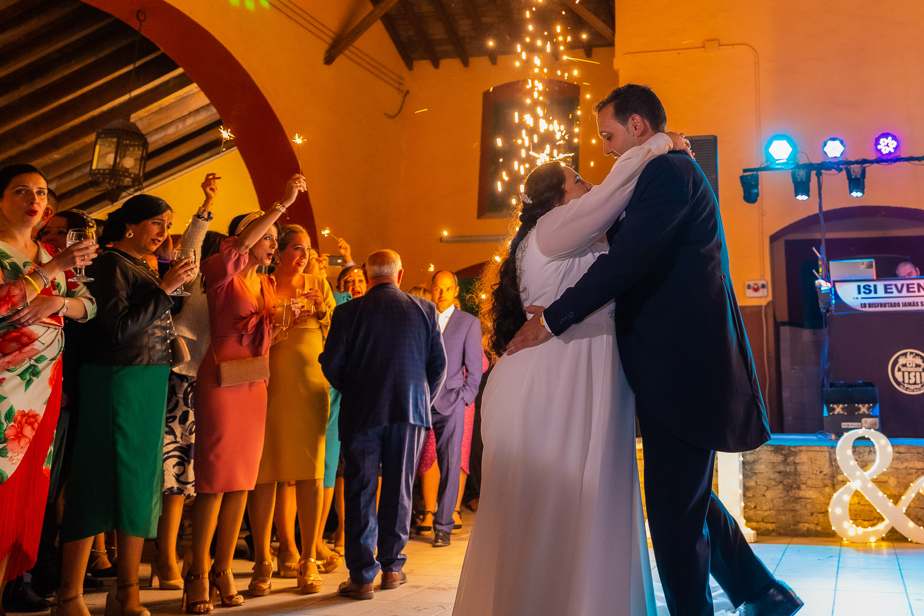 Celebración de la boda de Ara y Manuel en Hacienda Torre de Arcas, Bollullo de la Mitación, Sevilla
