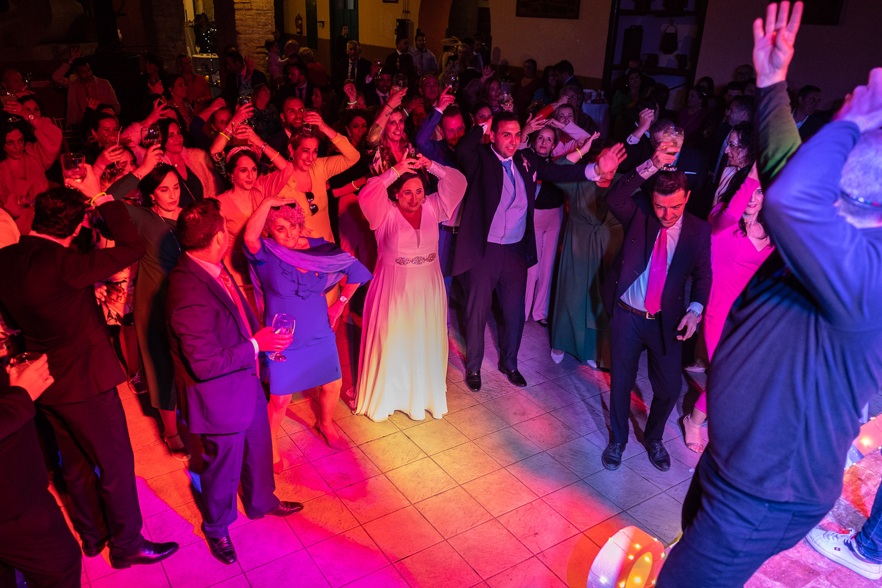 Celebración de la boda de Ara y Manuel en Hacienda Torre de Arcas, Bollullo de la Mitación, Sevilla