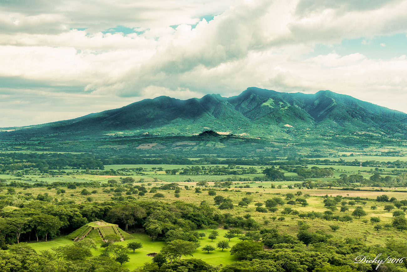 Piramide Cihuatán, La Mujer dormida (Cerro  de Guazapa)