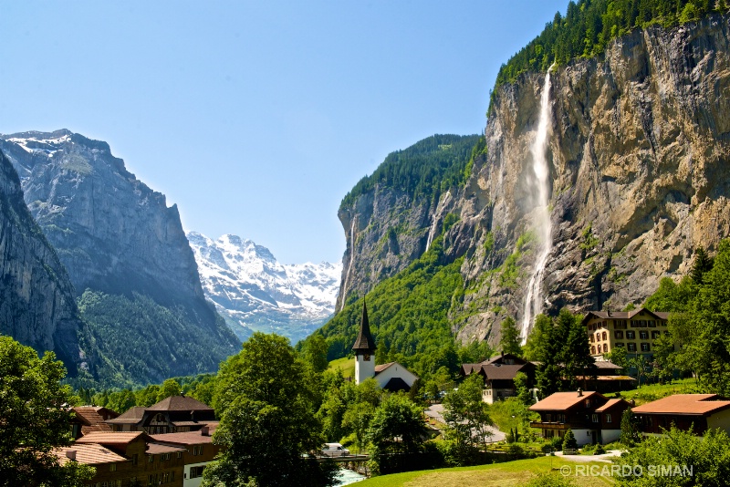 cascada en valle Lauterbrunnen