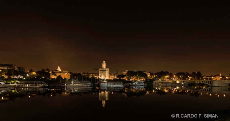 Torre del Oro, Sevilla de noche