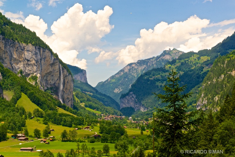 La cascada Trummelbach, suiza