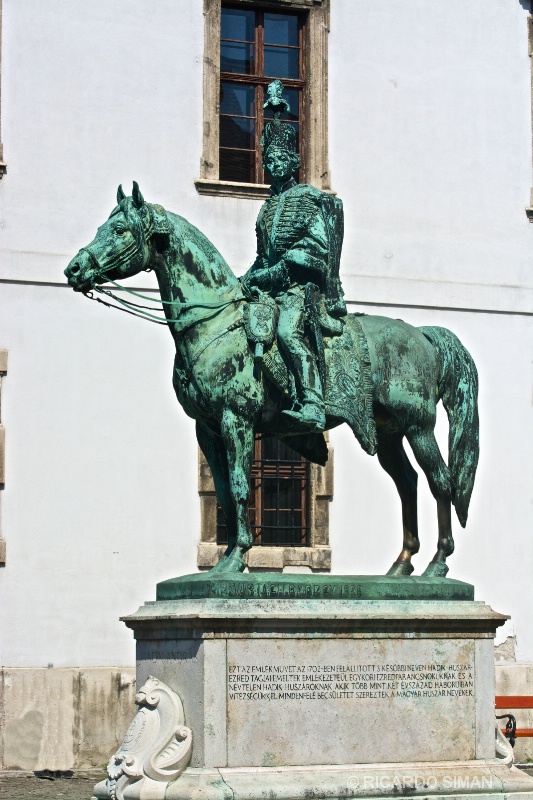 Estatua de Hussar General András Hadik