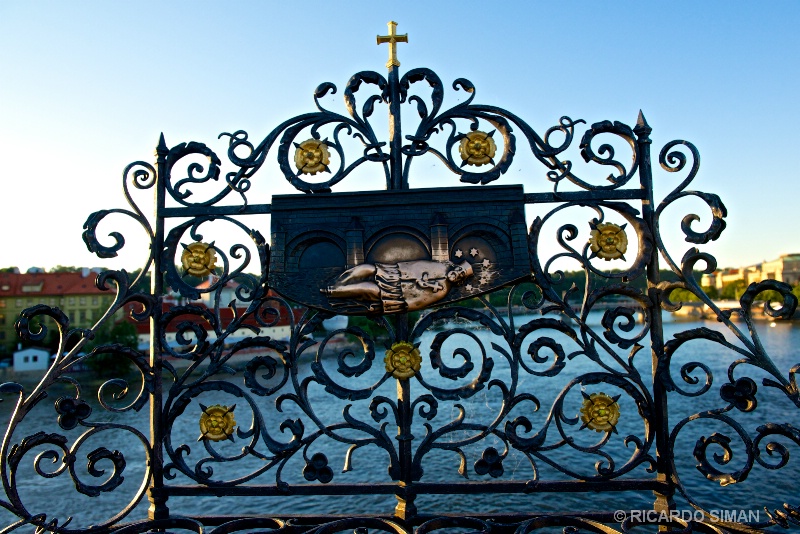 Barandilla de los deseos en Puente de Carlos