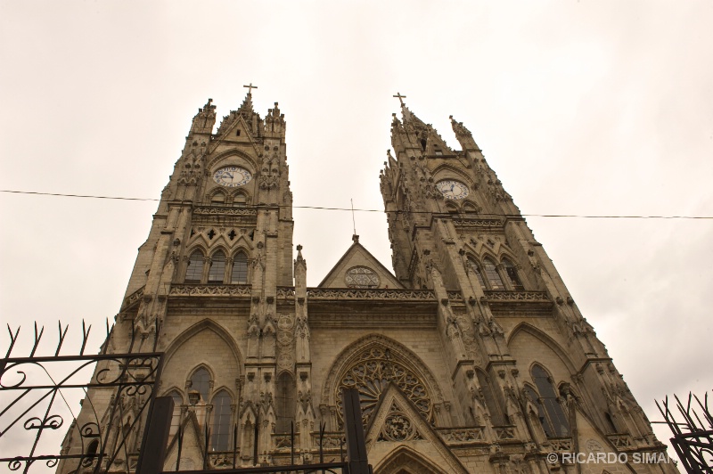 Basílica del Voto Nacional, Quito