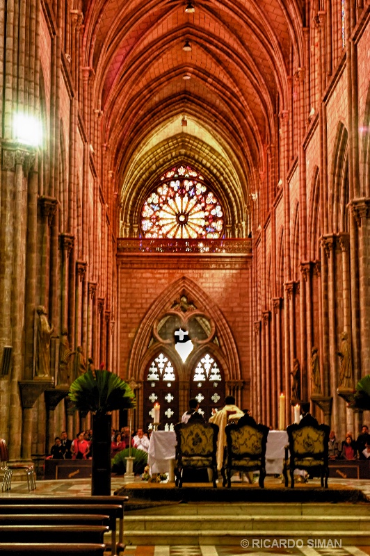 Altar de Basílica del Voto Nacional, Quito, Ecuador. 