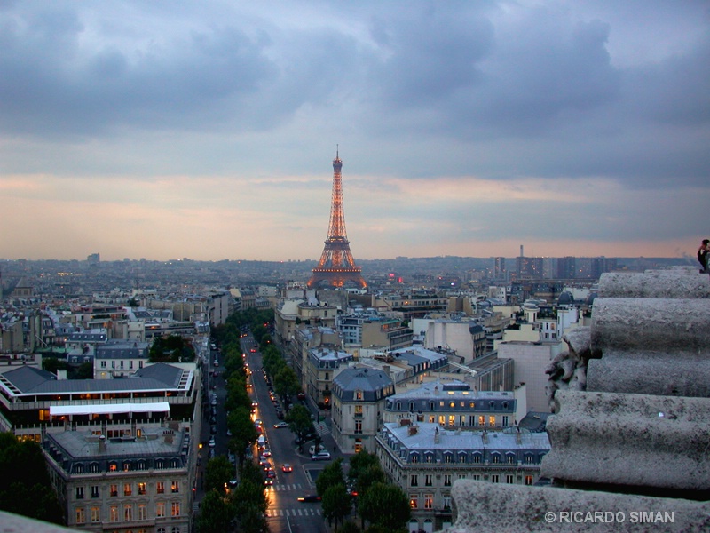 Vista de París al atardecer. 